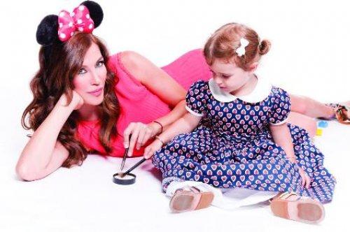 Deniz Akkaya ve kızı Ayşe