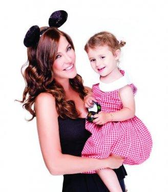 Deniz Akkaya ve kızı Ayşe