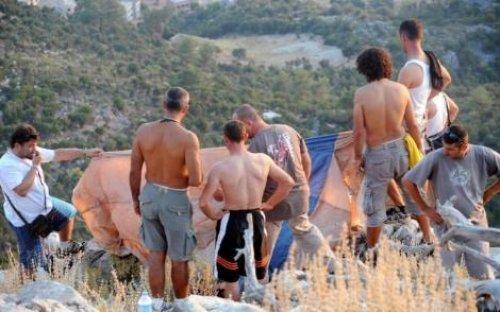 Eşinin ölümünü saniye saniye izledi