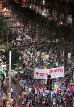 İsrail halkı sokaklar döküldü 