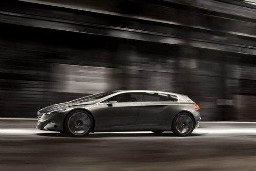Peugeot’nun yeni konsept modeli HX1