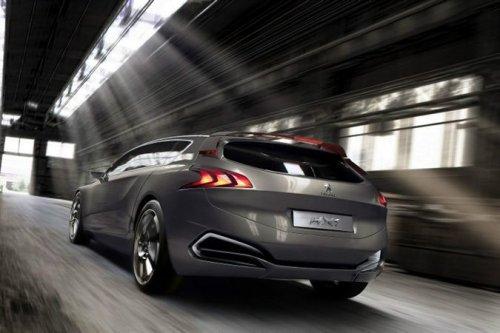 Peugeot’nun yeni konsept modeli HX1