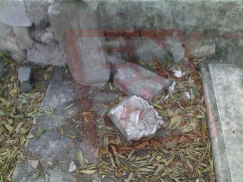 Eyüp Sultan Mezarlığı kan ağlıyor