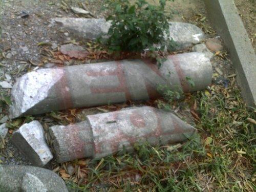 Eyüp Sultan Mezarlığı kan ağlıyor