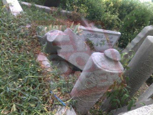 Eyüp Sultan Mezarlığı kan ağlıyor