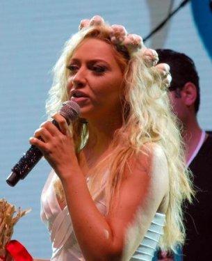 Hadise 50 bin kişiye konser verdi - Resim 2