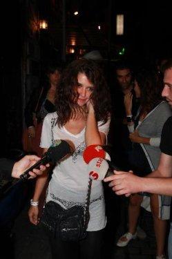 Beren Saat'in iç çamaşırlı kıyafeti