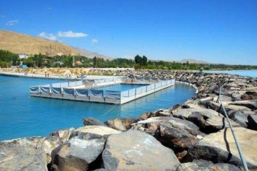 Van Gölü'nde yüzen havuz - Resim 4