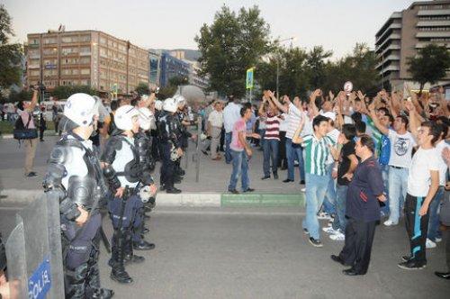 Bursa'da olaylı 12 Eylül protestosu - Resim 5