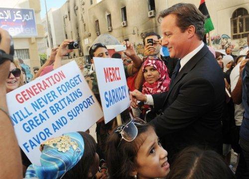 Sarkozy ve Cameron Bingazi'de  - Resim 1
