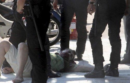 Kredilerini ödeyemeyen Yunanlı kendini yaktı - Resim 4