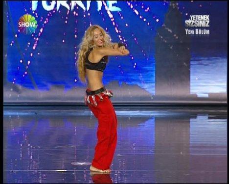 Yetenek Sizsiniz Shakira dansı