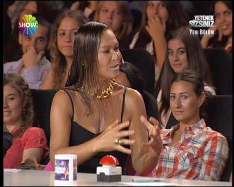 Yetenek Sizsiniz Shakira dansı