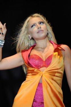 Hadise kilolarıyla barışık - Resim 4