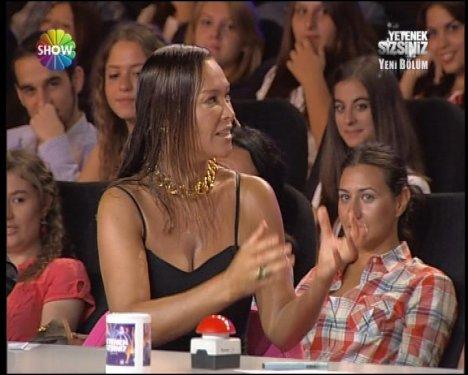 Yetenek Sizsiniz Shakira dansı