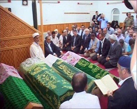 Siirt'te terör kurbanı genç kızlara son görev - Resim 1