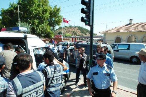 Siirt'te terör kurbanı genç kızlara son görev - Resim 14