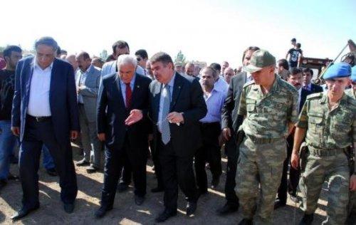 Siirt'te terör kurbanı genç kızlara son görev - Resim 3