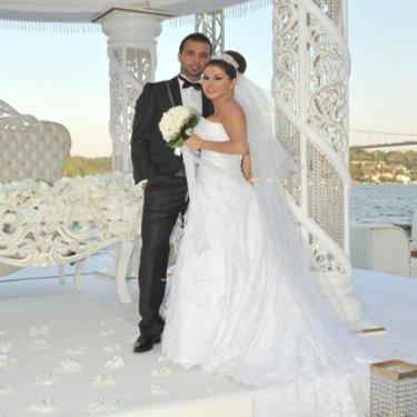 Ceylan genç sevgilisiyle evlendi