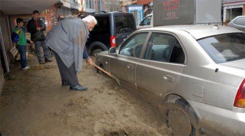 Rize'de sel felaketi 1 ölü - Resim 5
