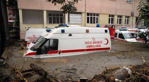 Rize'de sel felaketi 1 ölü - Resim 11