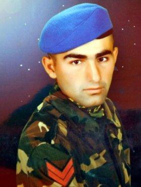 Konya Pervari şehidine ağlıyor - Resim 6