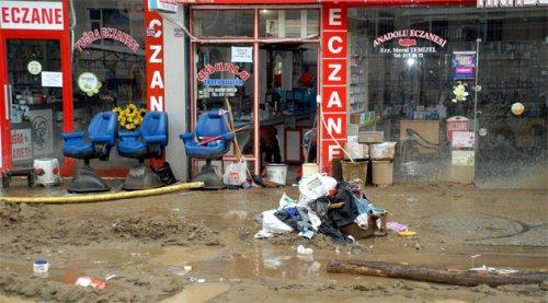Rize'de sel felaketi 1 ölü - Resim 4