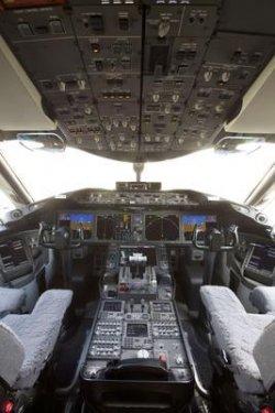 Dünyanın ilk karbonfiber uçağı