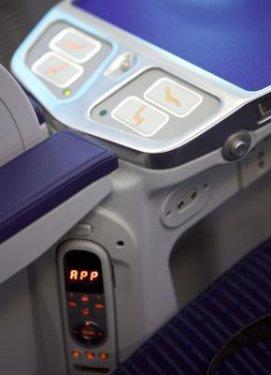 Dünyanın ilk karbonfiber uçağı