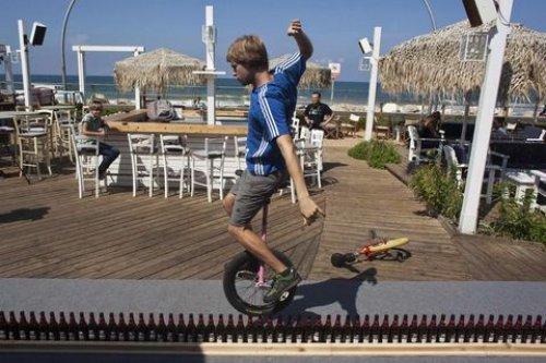 127 şişe üzerinde rekora pedal bastı - Resim 2