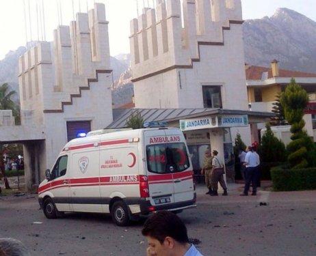 Antalya'da canlı bombalı saldırı - Resim 3