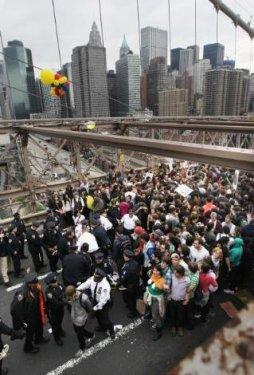 Wall Street'de "Amerikan baharı": 700 kişi gözaltında - Resim 8