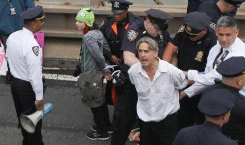 Wall Street'de "Amerikan baharı": 700 kişi gözaltında - Resim 11