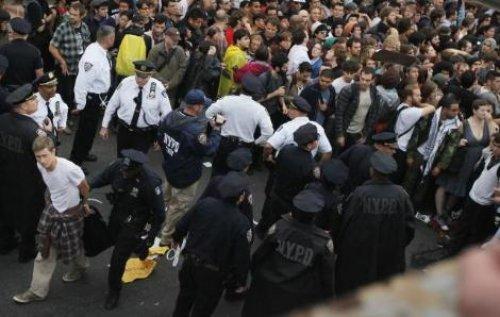 Wall Street'de "Amerikan baharı": 700 kişi gözaltında - Resim 9