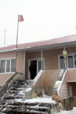 Ardahan'da şiddetli kar yağışı  - Resim 3