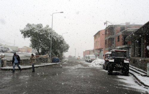 Ardahan'da şiddetli kar yağışı  - Resim 5