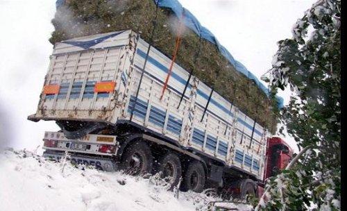 Ardahan'da şiddetli kar yağışı  - Resim 11