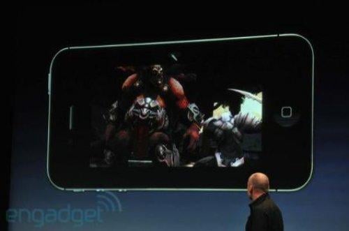 Apple iPhone 4S'i tanıttı