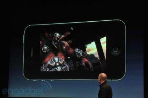 Apple iPhone 4S'i tanıttı