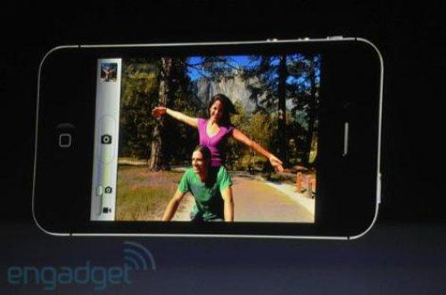 Apple iPhone 4S'i tanıttı