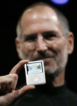 Apple'ın CIO'su Steve Jobs 56 yaşında öldü