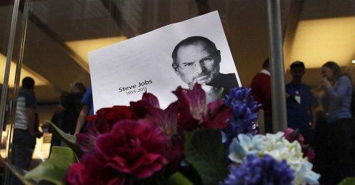 Apple'ın CIO'su Steve Jobs 56 yaşında öldü