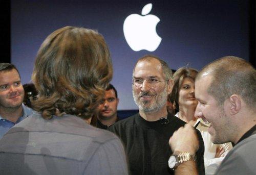 Apple'ın CIO'su Steve Jobs 56 yaşında öldü