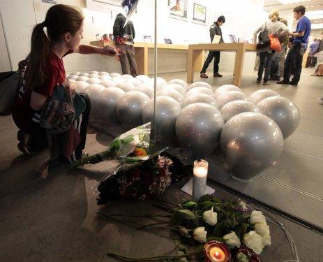 Apple'ın CIO'su Steve Jobs 56 yaşında öldü