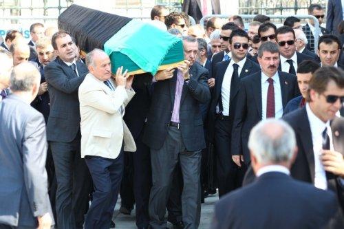 Anne Erdoğan'a Başbakan'dan son görev