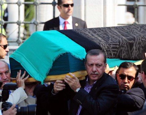 Anne Erdoğan'a Başbakan'dan son görev