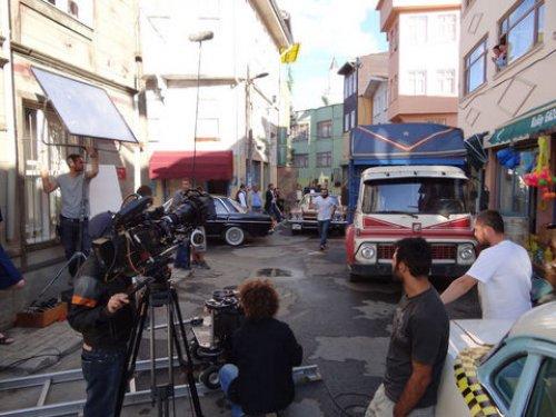 'Öyle Bir Geçer Zaman Ki'nin seti