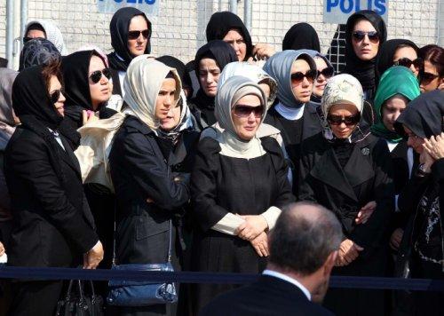 Anne Erdoğan'a Başbakan'dan son görev