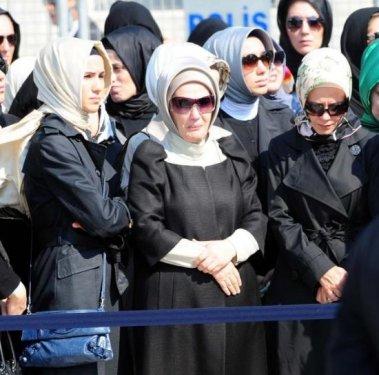 Anne Erdoğan'a Başbakan'dan son görev