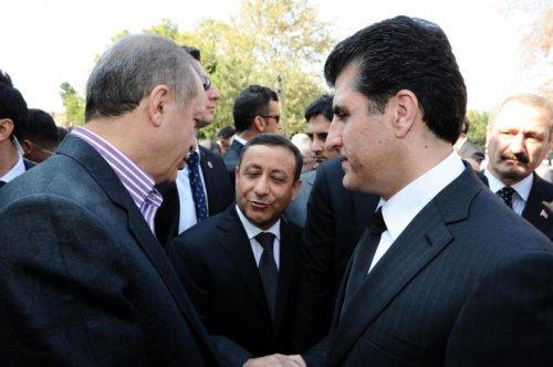 Başbakan Erdoğan annesini toprağa verdi